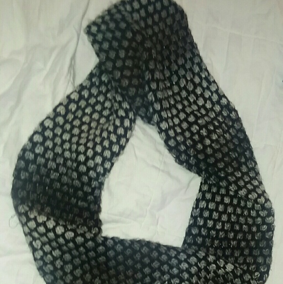 Echo Knit Ombre Scarf - Picture 1 of 2